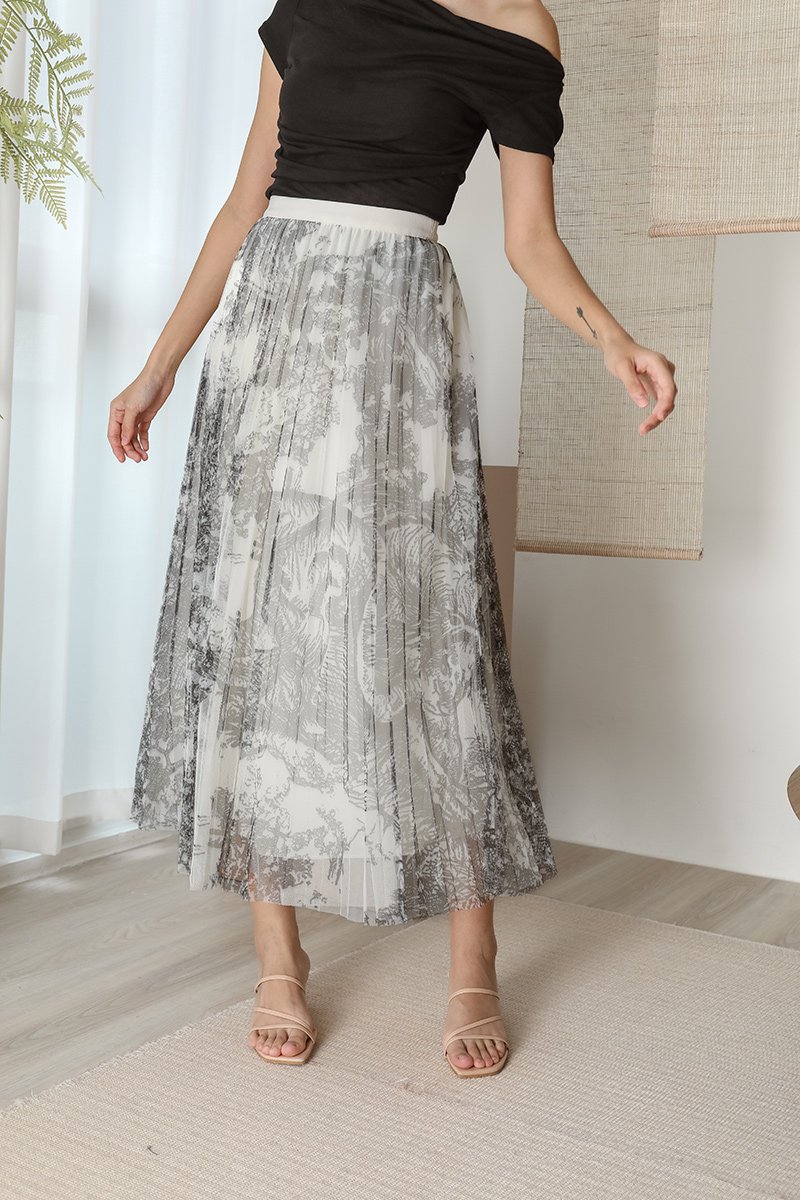 The Toile Story Printed Pleated Maxi Skirt Black | lechicsg
