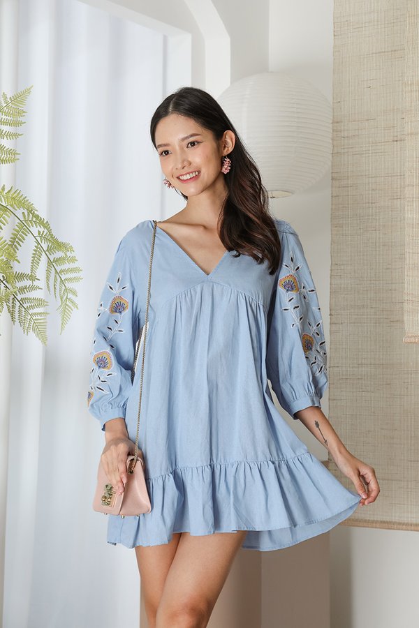 Ruffling Exotic Feathers Embroidery Blouson Dress