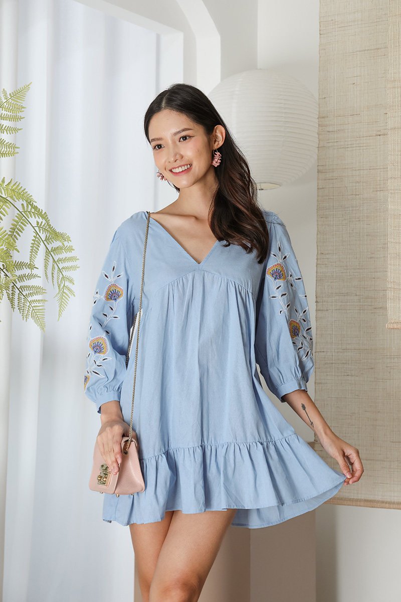 Ruffling Exotic Feathers Embroidery Blouson Dress lechicsg