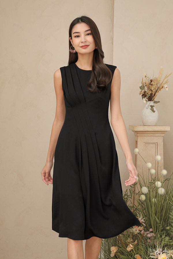 Pleated Excellence Pintuck Midi Dress Black