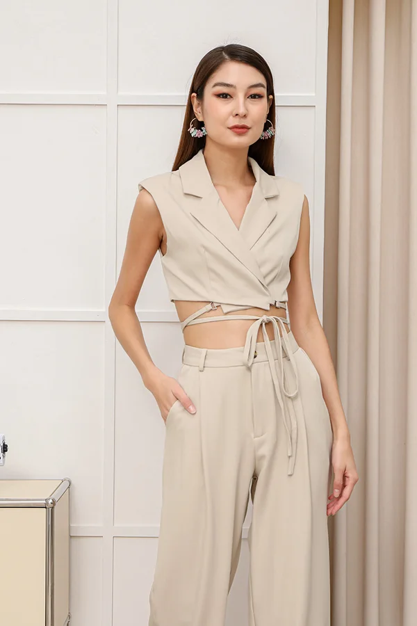 Slimming Suiting Savoir Faire D-ring Wrap Waistcoat