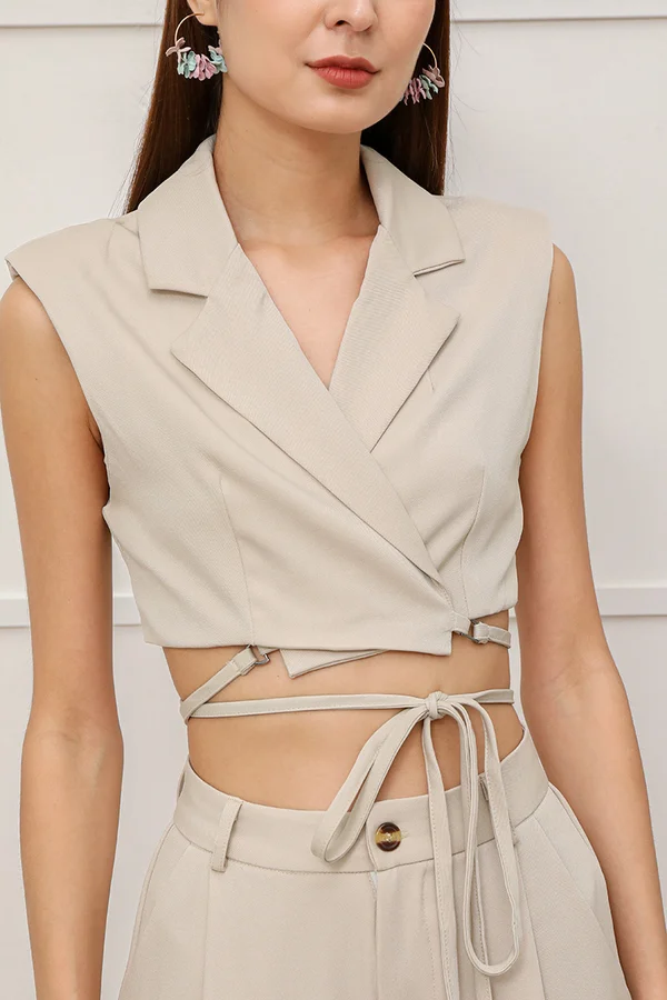 Slimming Suiting Savoir Faire D-ring Wrap Waistcoat