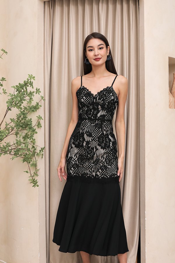 Sveltely Swoon Lace Mermaid Fishtail Midi Dress Black