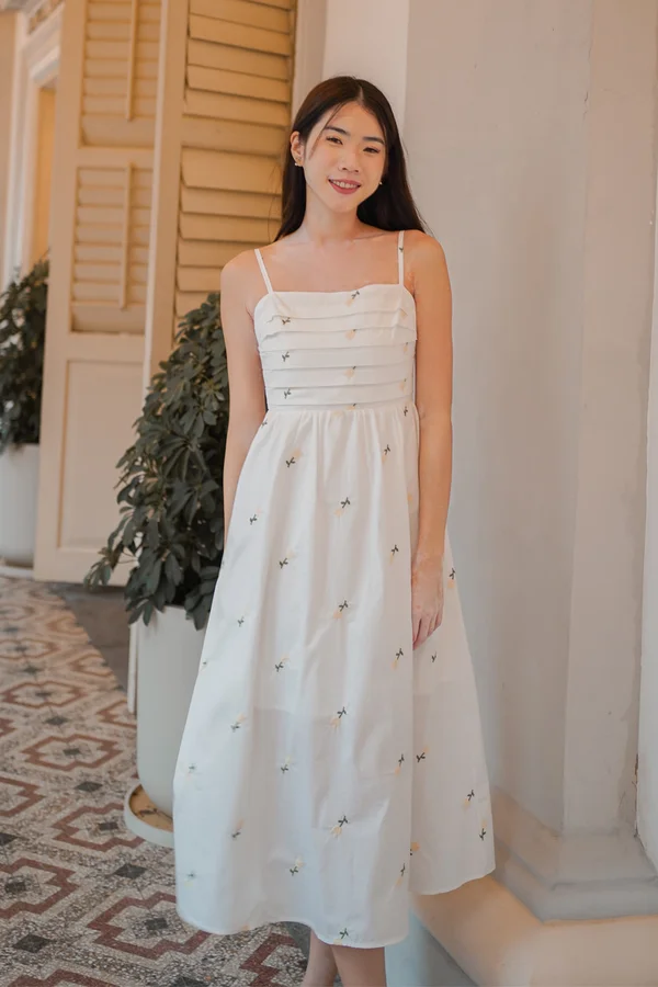 Perenially Primroses Pleats Motif Midi Dress White