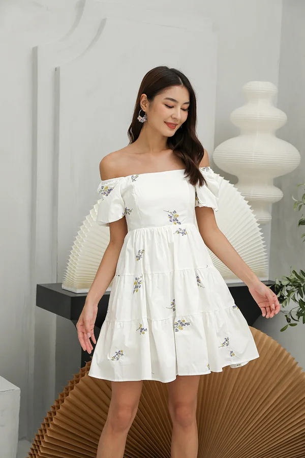 Fleurs de Provence Tiers Broderie Dress White