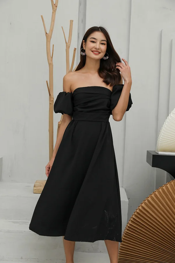 Stirringly Shirred Swing Midi Dress Black