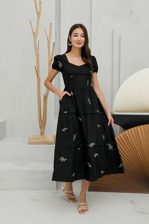 Broderie Heroine Motifs Lattice Tiers Midi Dress Black