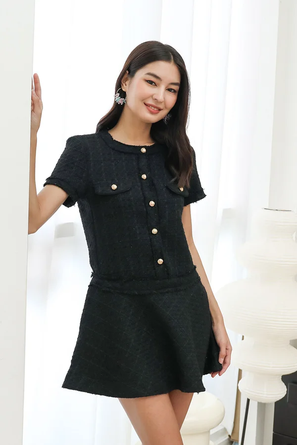 Snow Lands on Plaid Ruffle Tweed Shirt Dress Black
