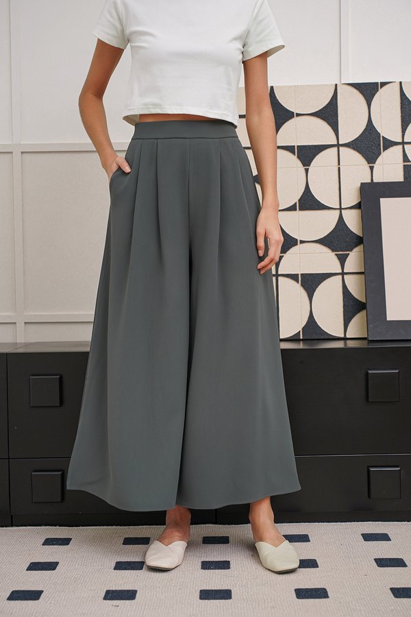 Strides of Confidence Pleated Culotte Palazzo Pants Gunmetal Grey