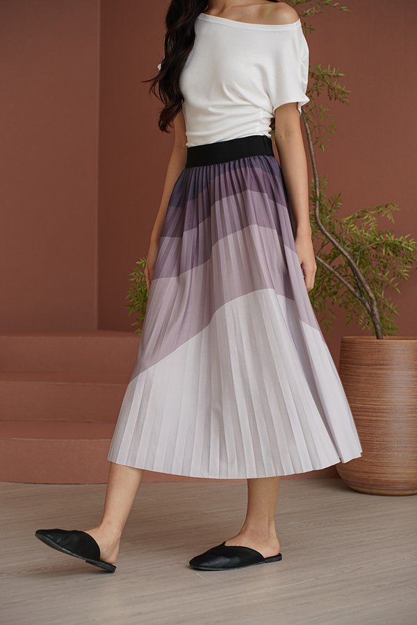 Misty Mountains Mural Ombre Pleated Midi Skirt Mauve