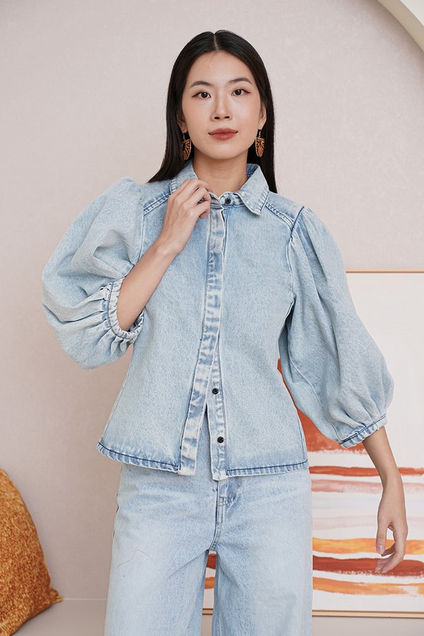 She's A Looker Denim Blouson Top Lightwash