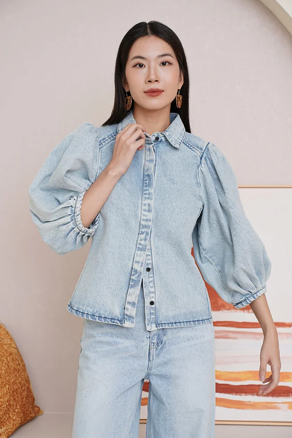 She's A Looker Denim Blouson Top Lightwash