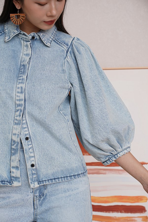 She's A Looker Denim Blouson Top Lightwash