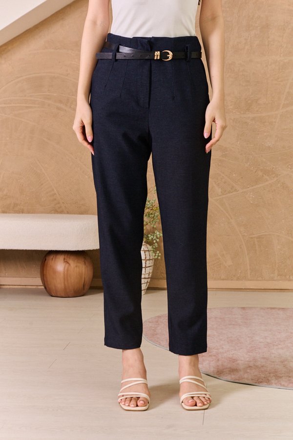 Discerning Fit Tapered Pants Navy Blue