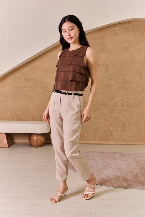 Discerning Fit Tapered Pants Beige