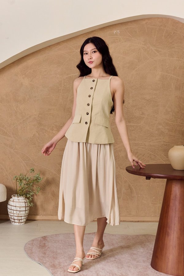 Sagaciously Svelte Hybrid Pleat Maxi Dress