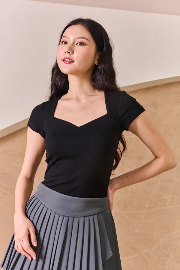 Ultimate Sweetheart Basic Tee Black