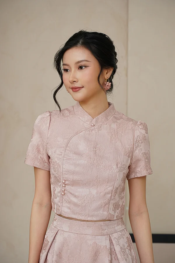 Petals, Poise, Prosper Jacquard Top Pink
