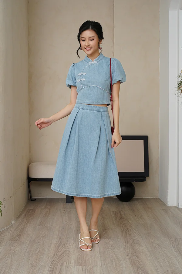 Oriental Jean Express Pleated Denim Midi Skirt Midwash