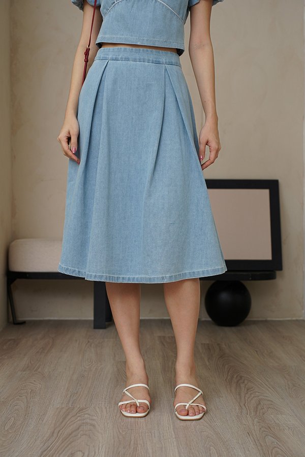 Oriental Jean Express Pleated Denim Midi Skirt Midwash