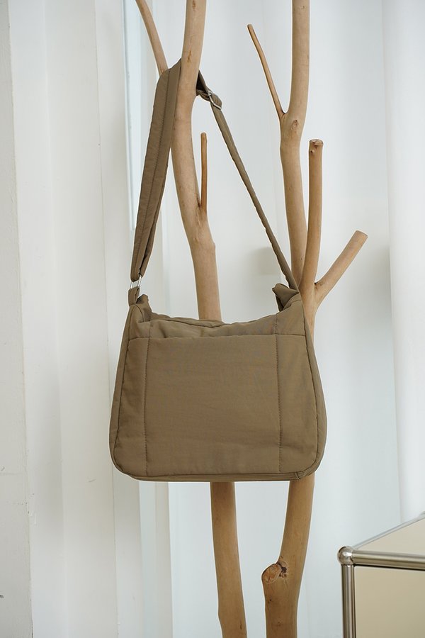 Puffer Plaudits Padded Crossbody Bag Etoupe