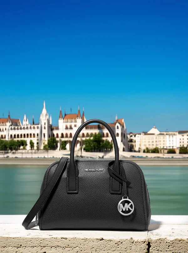 Michael Kors Ashton Small Messenger Bag Black