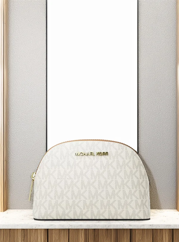 Michael Kors Medium Logo Travel Kit Vanilla