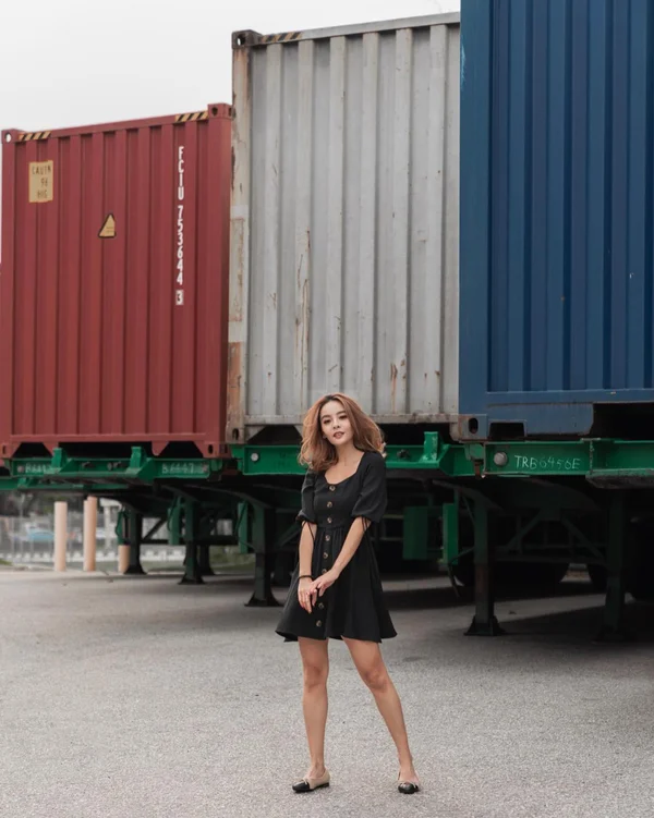 Goal-Getter Buttons Blouson Dress