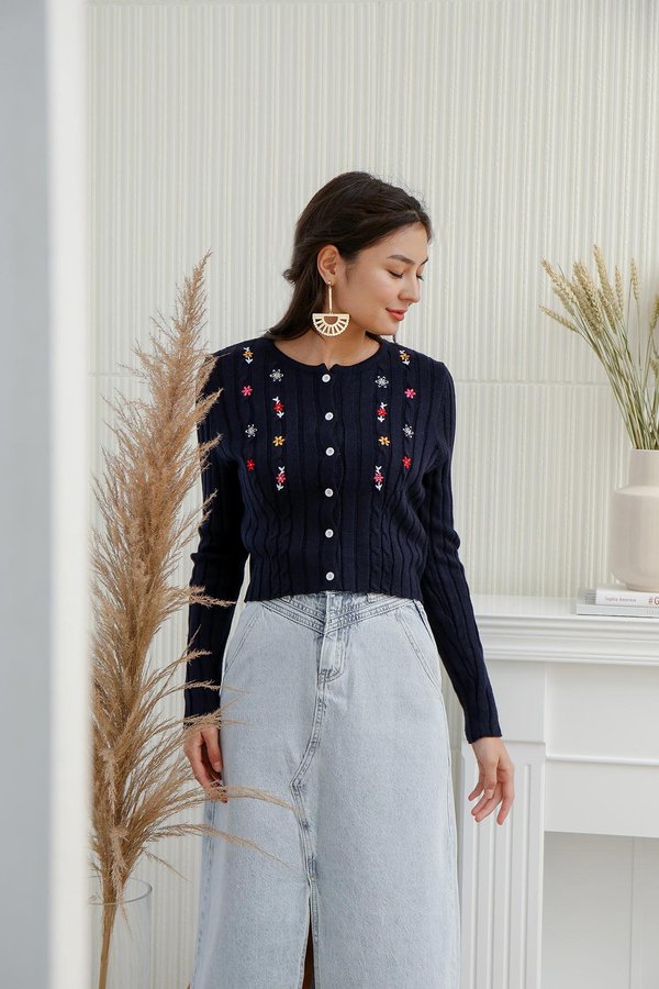 Barrel of Flowers Embroidery Cable Knit Cardigan