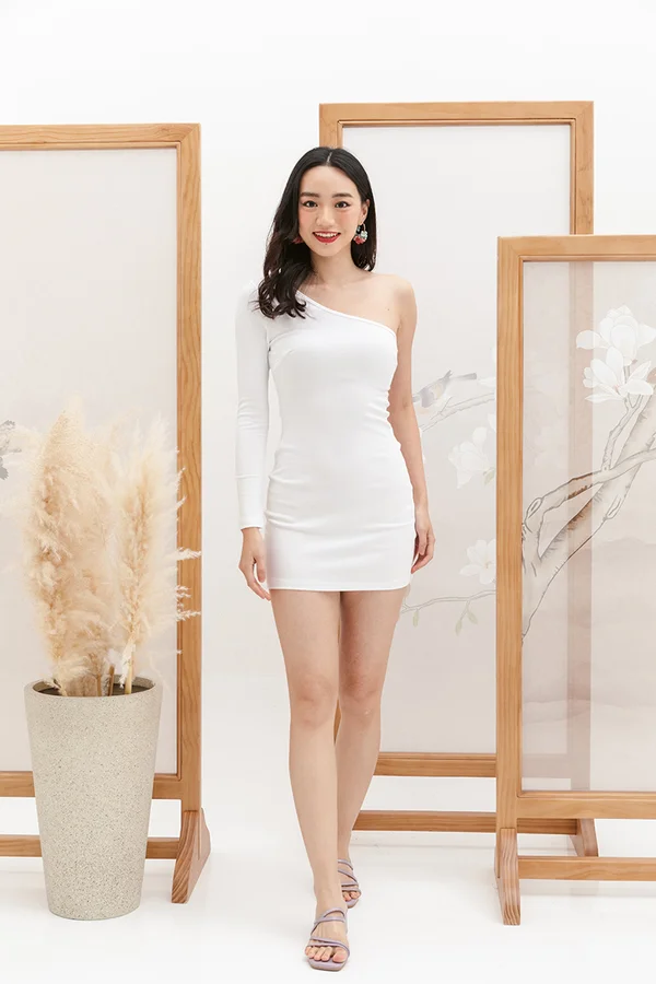 Curve Skimming Confection Bodycon Toga Dress White