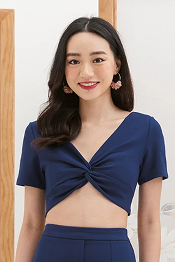 Sporty Finesse Twist Knot Crop Top Navy Blue