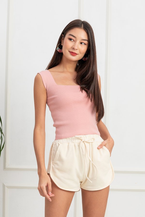 Seamlessly Angled Knit Top Pink
