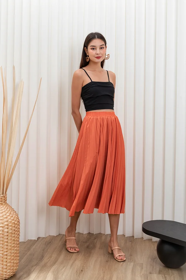 Bedrock of Linen Pleat Crop Camisole Black