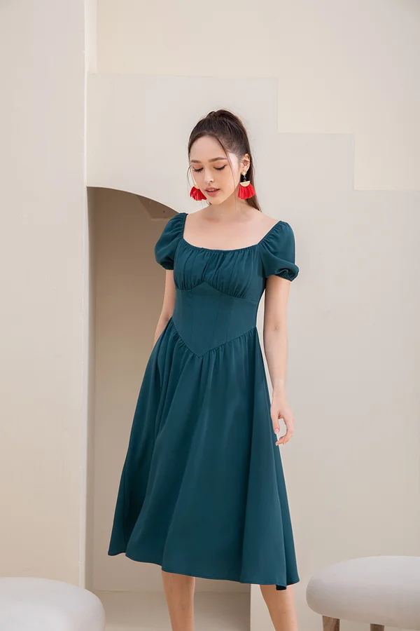 Sleek Assertion Bias Seams Midi Dress Forest Green