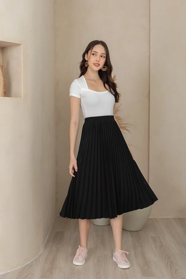Permanence of Fall Pleat Midi Skirt Black