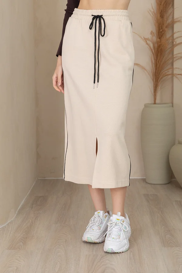 Spin on Sportswear Drawstring Pocket Midi Skirt Cream